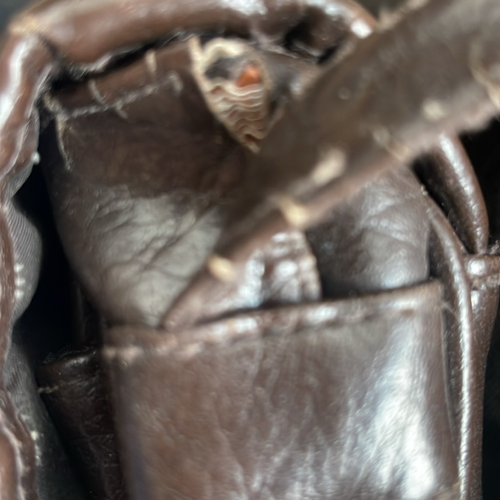 TR Bentley Leather Shoulder Bag with Logo Detail - Picture 6 of 6